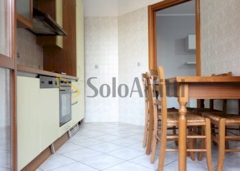 Cucina abitabile - Trilocale Via Montello 7, Bovisio-Masciago - foto 7