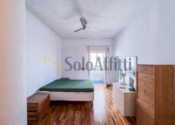 Camera da letto - Two-room apartment Vico Acitillo, Napoli (neighborhood Vomero) - photo 7