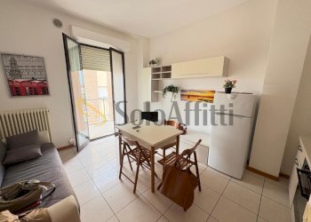 WhatsApp Image 2026-04-17 at 16.00.30 (1).jpeg - Trilocale Viale Regina Elena 123B, Rimini - foto 1