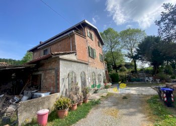 6.jpg - Villa Strada per Varano Marchesi 37, Medesano - foto 1