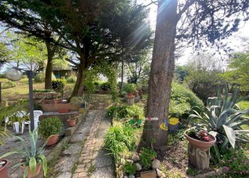 10.jpg - Villa Strada per Varano Marchesi 37, Medesano - foto 4