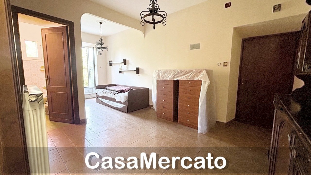 b6.jpg - Bilocale Rocca di Papa - foto 3