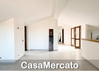 b4.jpg - Mansarda Rocca di Papa - foto 4