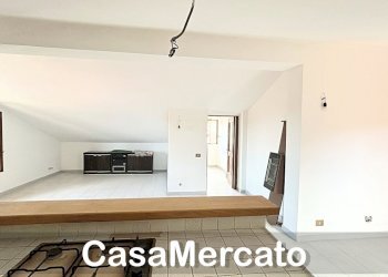 b10.jpg - Mansarda Rocca di Papa - foto 8