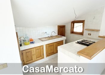 bk5.jpg - Mansarda Rocca di Papa - foto 9