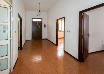 Ingresso -disimpegno (2).jpg - Villa Selargius - photo 2