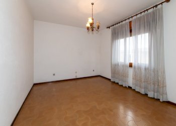 Camera da letto (3).jpg - Villa Selargius - photo 21