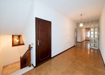 Disimpegno piano 1 e ingresso per p.mansarda - Villa Selargius - photo 24