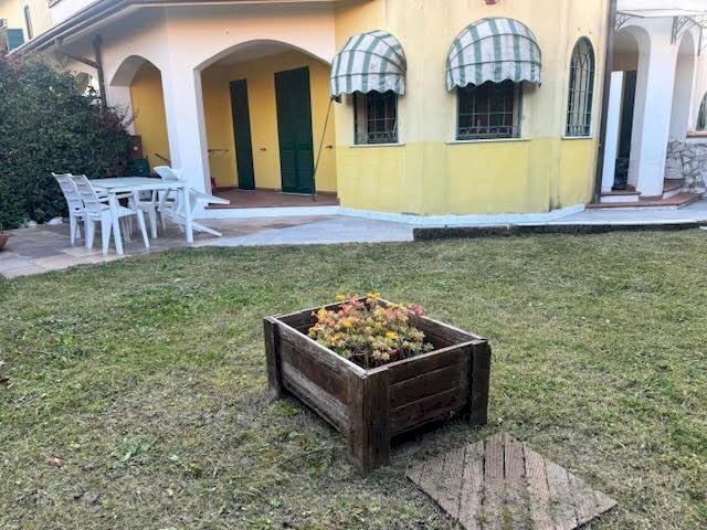 1403308-xv64nms.jpg - Quadrilocale Via Madonnina 47, Luni - foto 1