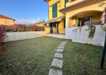 1403308-gc8r89hv.jpg - Quadrilocale Via Madonnina 47, Luni - foto 3