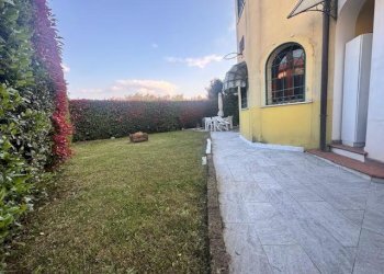 1403308-ivtjf36yt7.jpg - Quadrilocale Via Madonnina 47, Luni - foto 4