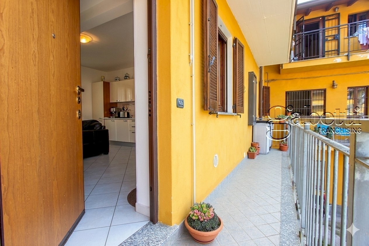 ingresso - Bilocale Via Paolo Castelnovo, Parabiago - foto 3