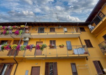 esterno - Bilocale Via Paolo Castelnovo, Parabiago - foto 1