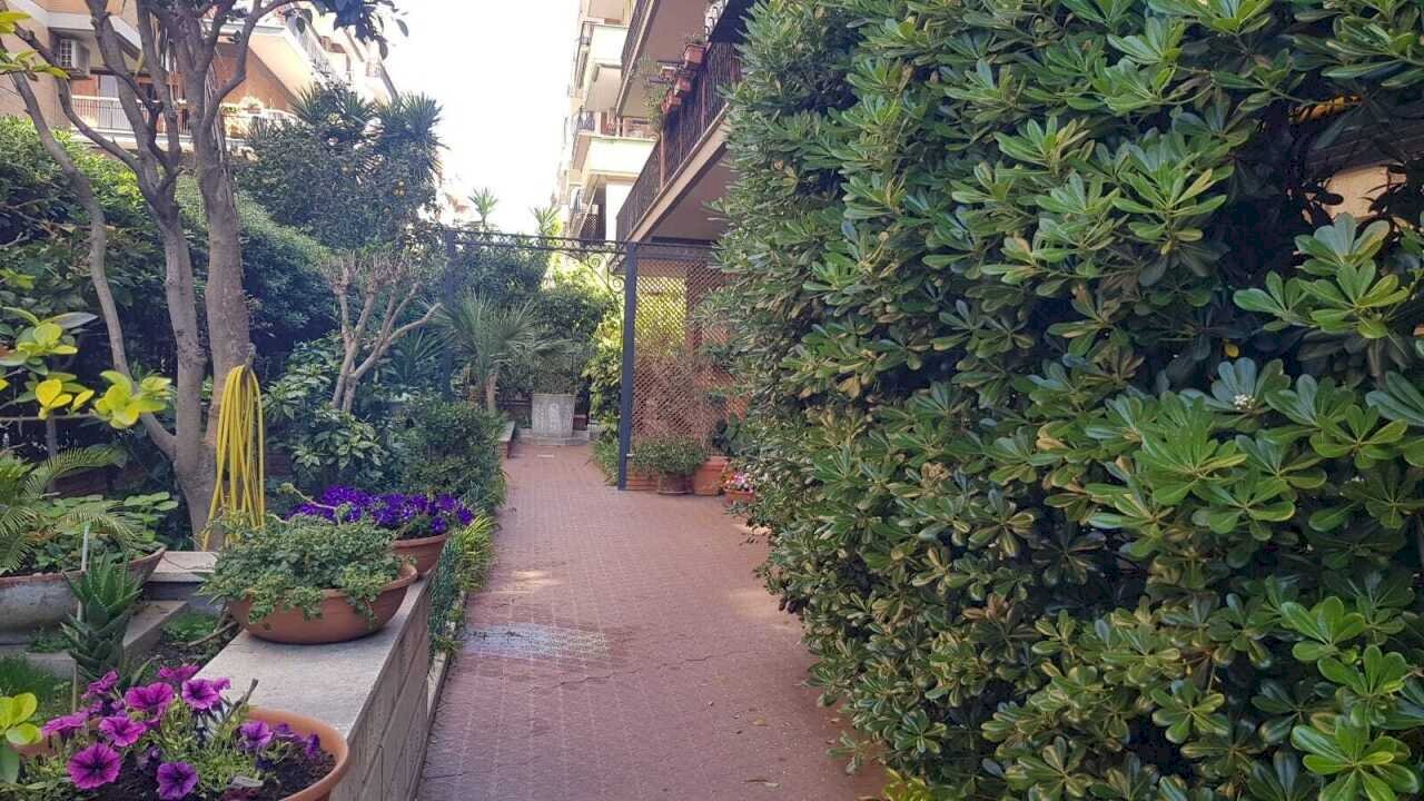 esterni - Bilocale Viale Ammiraglio del Bono 48, Roma - foto 2