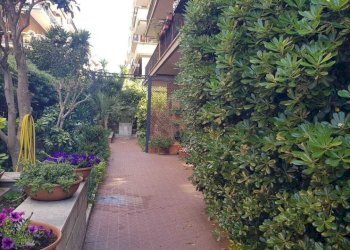 esterni - Bilocale Viale Ammiraglio del Bono 48, Roma - foto 2