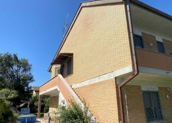 Palazzina - Trilocale Via dei Giacinti, Anzio - foto 2
