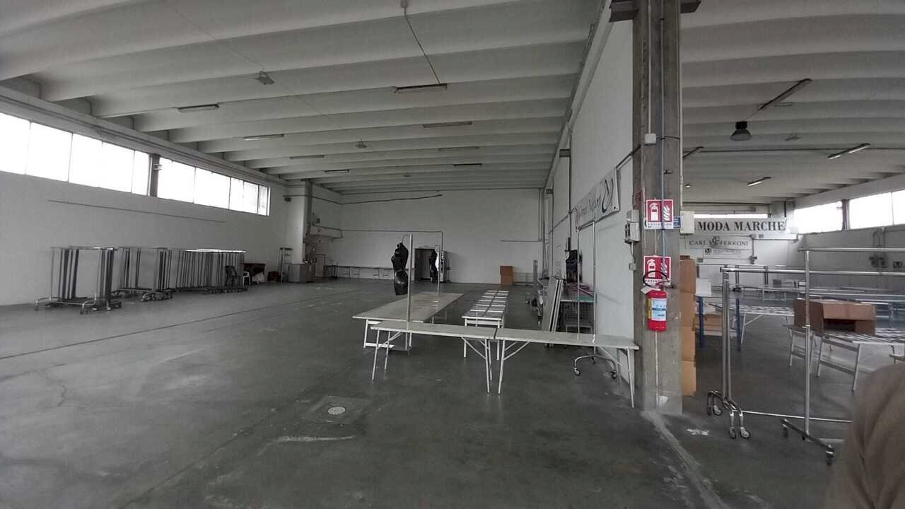 7db34e6a-8c01-4196-9cf3-b5cdcf355370.jpg - Commercial Premises Via Marecchiese 309, Rimini - photo 2
