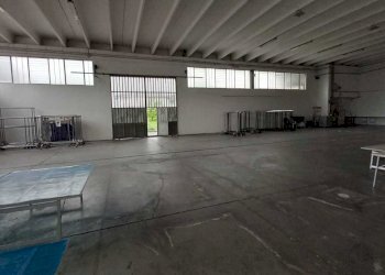 bfcb6073-db7b-40d6-a437-7e33c6394dde.jpg - Commercial Premises Via Marecchiese 309, Rimini - photo 4