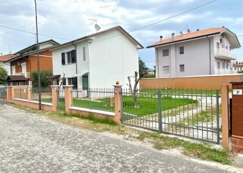 WhatsApp Image 2026-04-20 at 17.11.36.jpeg - Villa Via Grazia Deledda 5, Gatteo - foto 2