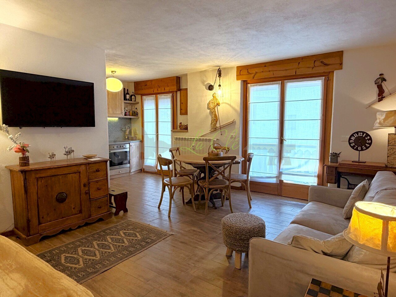VENDITA COURMAYEUR - SOGGIORNO CON ZONA PRANZO E C - Three-room apartment Courmayeur - photo 2
