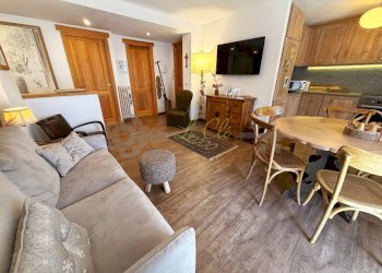 VENDITA COURMAYEUR - SOGGIORNO CON ZONA PRANZO E C - Three-room apartment Courmayeur - photo 4