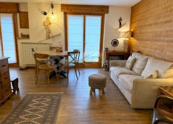 VENDITA COURMAYEUR - SOGGIORNO CON ZONA PRANZO E C - Three-room apartment Courmayeur - photo 5