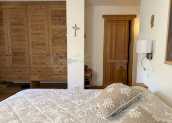 VENDITA COURMAYEUR - CAMERA MATRIMONIALE CON BALCO - Three-room apartment Courmayeur - photo 12