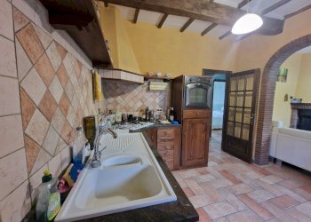 20260310_125730.jpg - Portion of a house collelungo, Baschi - photo 12