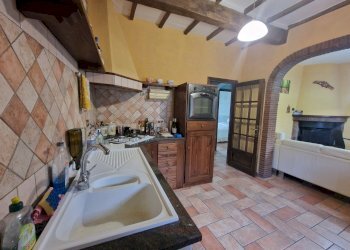 20260310_125738.jpg - Portion of a house collelungo, Baschi - photo 15