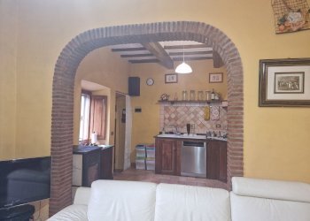 20260310_125801.jpg - Portion of a house collelungo, Baschi - photo 17