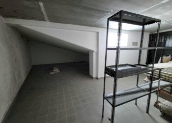 WhatsApp Image 2026-04-17 at 15.20.12.jpeg - Box Via Antica Romana Occidentale 314, Sestri Levante - foto 2