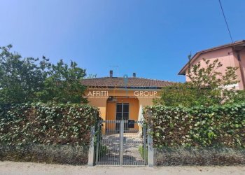 30.jpg - Villa Via Pietrasanta 66, Massa - foto 1