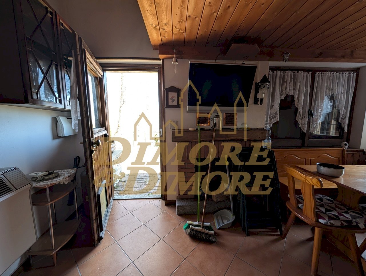 Ingresso e camino.jpg - Villa Germagno - photo 2