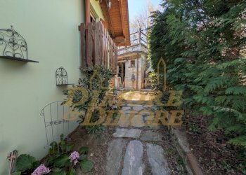 Lato destro che porta alla cantina.jpg - Villa Germagno - foto 10