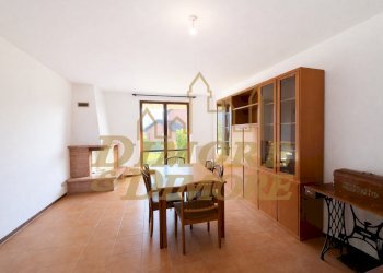 Salotto - Quadrilocale Via al Giona, Maccagno con Pino e Veddasca - foto 7