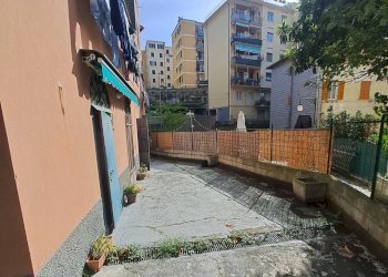 foto magazzino 1.jpg - Magazzino Via S. Schiaffino 65r, Genova (zona Quarto) - foto 4