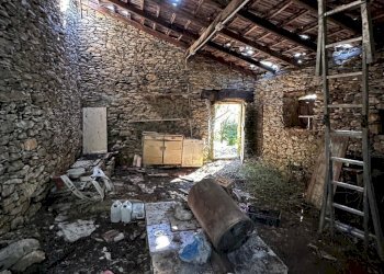 IMG_9490.JPG - Magazzino Via Calcinara di Nervi 3, Genova - foto 4