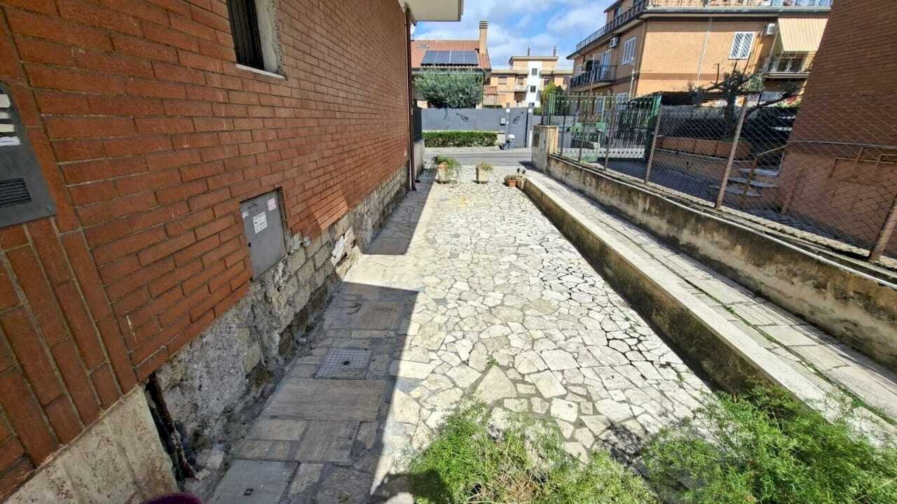 WhatsApp Image 2026-04-21 at 12.15.39 (1).jpeg - Trilocale Via Lercara Friddi, Roma (zona Borghesiana) - foto 3