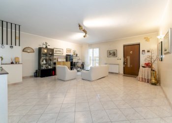 Via Santa Rosa da Lima 17 (10).jpg - Villa Via Santa Rosa da Lima 17, Catania - foto 3