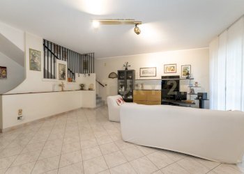 Via Santa Rosa da Lima 17 (13).jpg - Villa Via Santa Rosa da Lima 17, Catania - foto 14