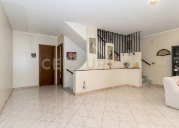 Via Santa Rosa da Lima 17 (16).jpg - Villa Via Santa Rosa da Lima 17, Catania - foto 17