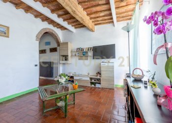 soggiorno - Casa indipendente Via per Corte Sandorini 619, Lucca - foto 12