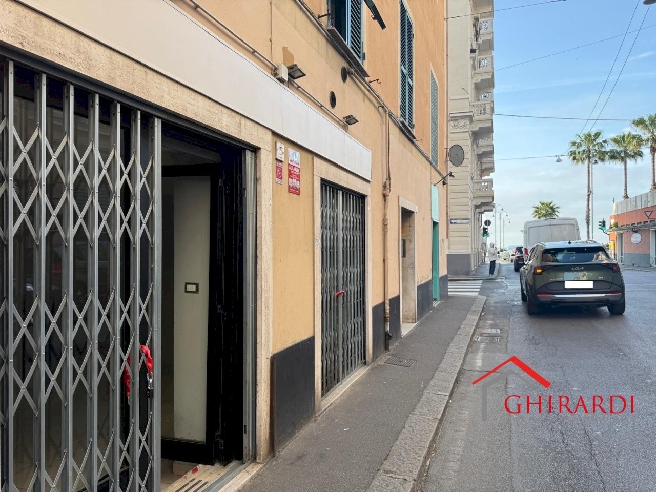 1.1 INGRESSO.jpeg - Locale Commerciale Via Giovanni Opisso 15, Genova (zona Pegli) - foto 2