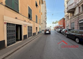 1.0 INGRESSO.jpeg - Locale Commerciale Via Giovanni Opisso 15, Genova (zona Pegli) - foto 1