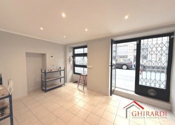 1.2 INGRESSO.jpeg - Locale Commerciale Via Giovanni Opisso 15, Genova (zona Pegli) - foto 3