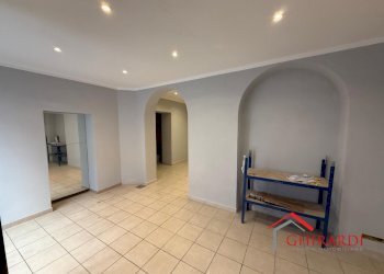 2.2 LOCALE 1.jpeg - Locale Commerciale Via Giovanni Opisso 15, Genova (zona Pegli) - foto 6