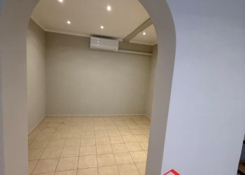 3.1 LOCALE 2.jpeg - Locale Commerciale Via Giovanni Opisso 15, Genova (zona Pegli) - foto 9