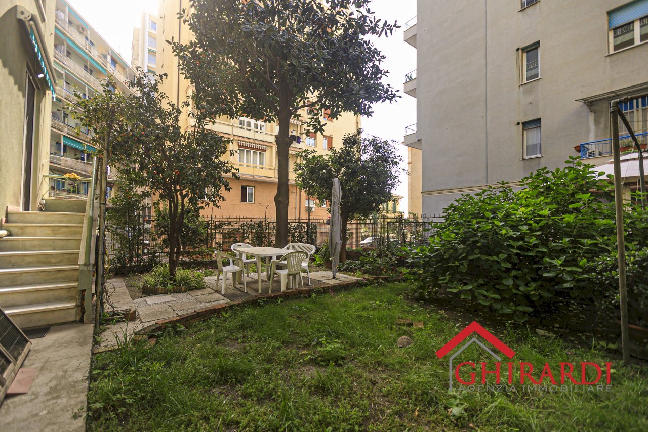 10.5 GIARDINO.jpg - Appartamento Via Michele Erede 71, Genova (zona Sestri Ponente) - foto 1