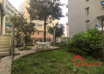 10.5 GIARDINO.jpg - Appartamento Via Michele Erede 71, Genova (zona Sestri Ponente) - foto 1