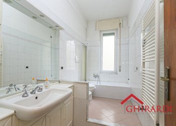 8.0 BAGN0 2.jpg - Appartamento Via Michele Erede 71, Genova (zona Sestri Ponente) - foto 25